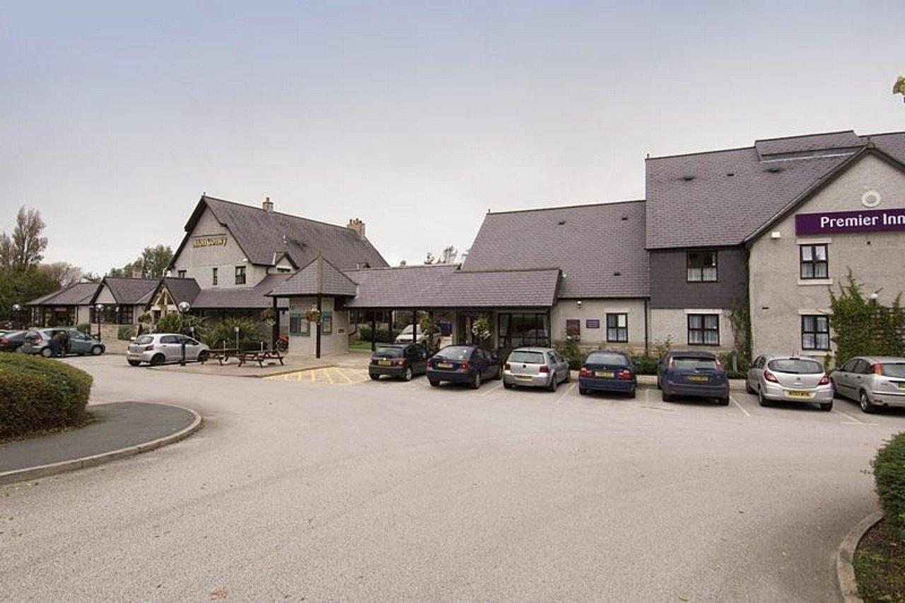 Premier Inn Llandudno Ландъдно Джънкшън Екстериор снимка
