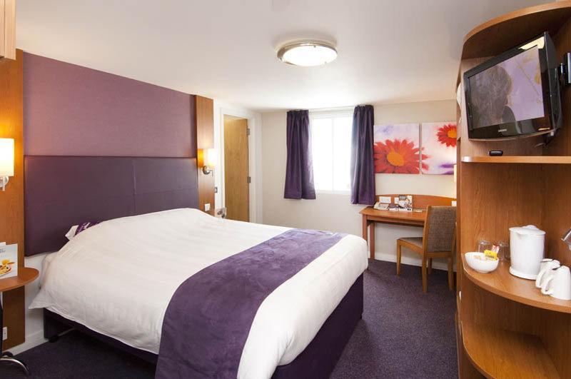 Premier Inn Llandudno Ландъдно Джънкшън Екстериор снимка